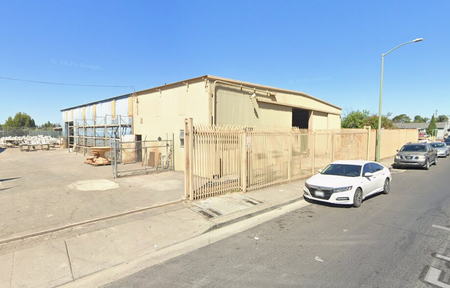 More Photos Of 10441 Edes Ave, Oakland Unknown For Lease