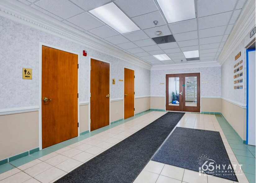 More Photos Of 23076 Three Notch Rd, California Office For Lease