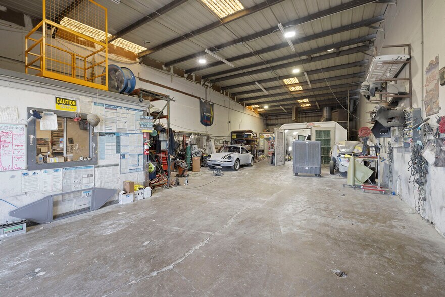 More Photos Of 820 Beckman Rd, Lodi Auto Repair For Lease