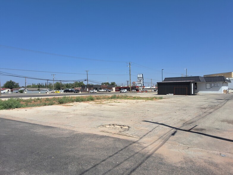 More Photos Of 906 N Main St, Andrews Land For Lease