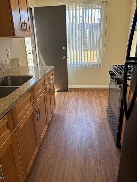 More Photos Of 12036 Magnolia Blvd, Valley Village Apartments For Sale