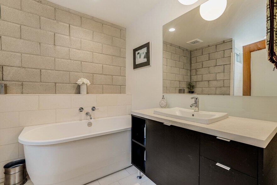More Photos Of 3450 Cahuenga Blvd W, Los Angeles Office Residential For Lease