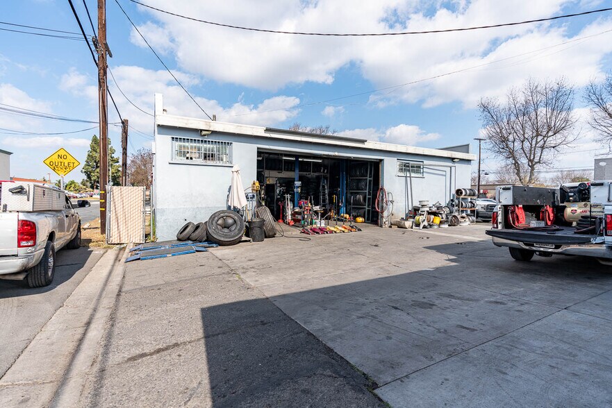 More Photos Of 13021 Century Blvd, Garden Grove Auto Repair For Sale