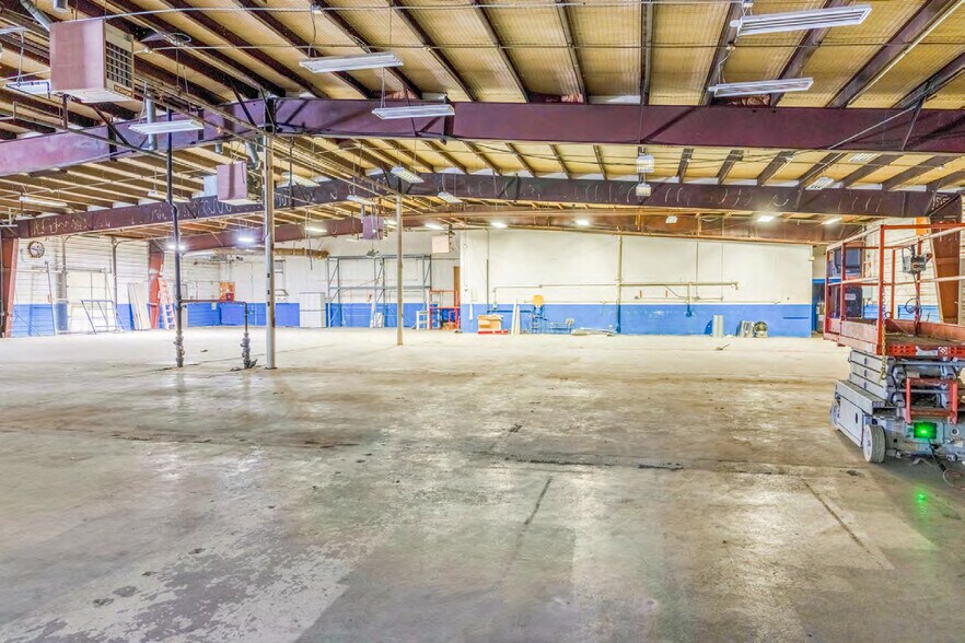 More Photos Of 31 Tosca Dr, Stoughton Distribution For Lease