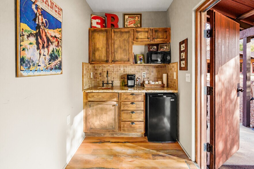 More Photos Of 51238 N Pinal Ranch Rd, Miami Land For Sale