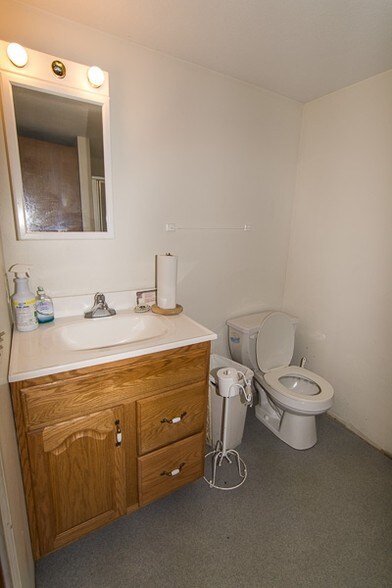 More Photos Of 156 Route 66 E, Columbia Restaurant For Sale