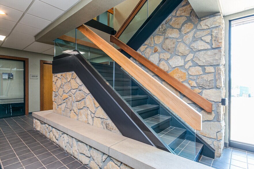 More Photos Of 200 Southwind Pl, Manhattan Office For Lease