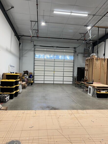 More Photos Of 3661 Irongate Rd, Bellingham Warehouse For Lease