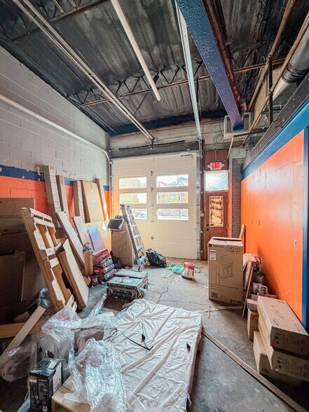 More Photos Of 4907 Butler St, Pittsburgh Light Manufacturing For Lease