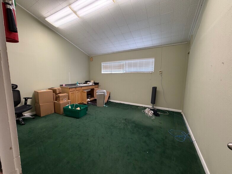 More Photos Of 2530 Chandler Rd, Muskogee General Retail For Sale