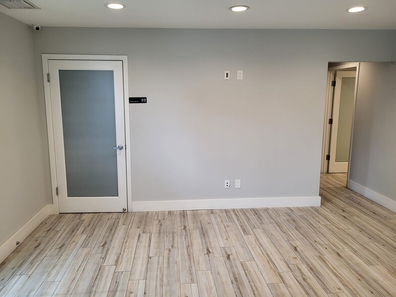 More Photos Of 8238-8270 NW South River Dr, Miami Industrial For Lease