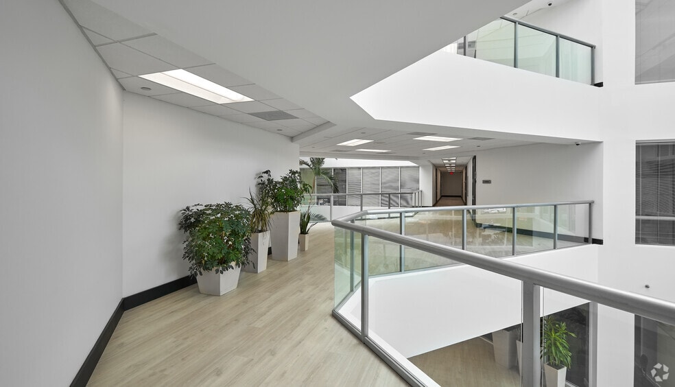 More Photos Of 580 Village Blvd, West Palm Beach Medical For Lease