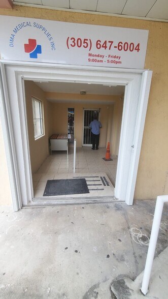 More Photos Of 330-332 W 9th St, Hialeah Storefront Retail Office For Lease