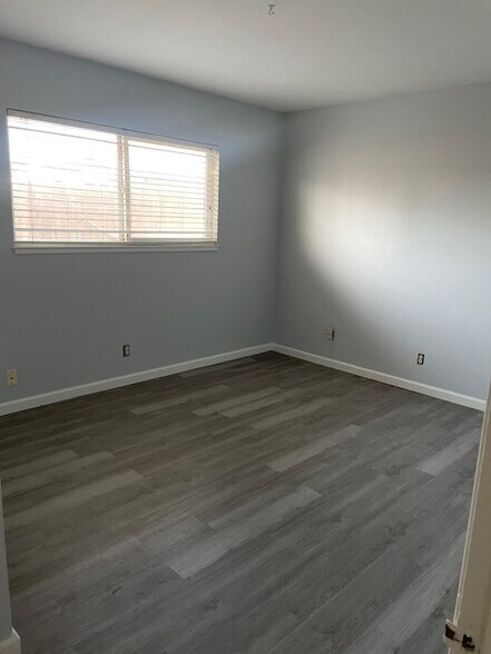 More Photos Of 218 W K St, Los Banos Apartments For Sale