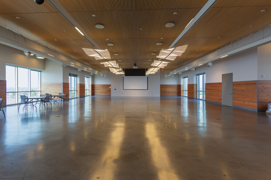More Photos Of 7509 Broadway St, Galveston Lodge Meeting Hall For Sale