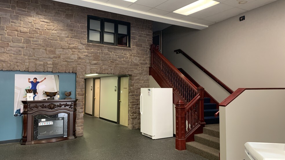 More Photos Of 701 Cumberland St, Lebanon Storefront For Lease