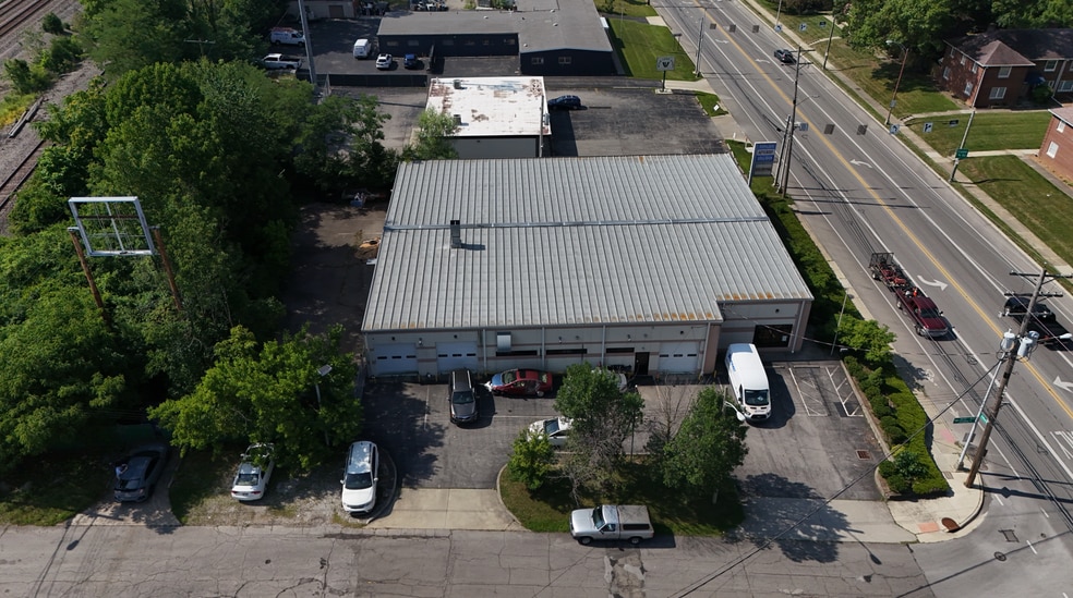More Photos Of 4100 Indianola Ave, Columbus Auto Repair For Sale