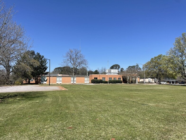 More Photos Of 1077 S Main St, Madison Assisted Living For Sale