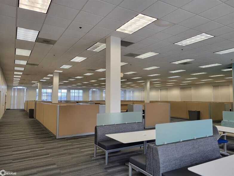 More Photos Of 127 E Main St, Ottumwa Medical For Lease