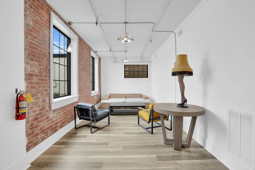 More Photos Of 1109 E Ozark Ave, Gastonia Warehouse For Lease