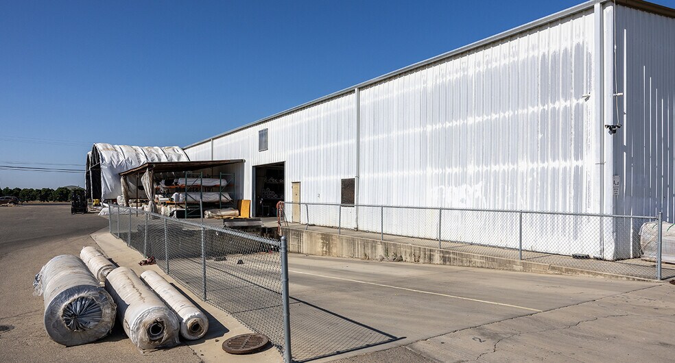 Primary Photo Of 10084 Avenue 416, Dinuba Warehouse For Sale