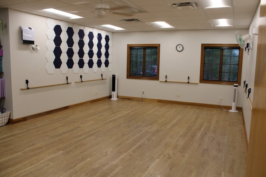 More Photos Of 660 Patrick Pl, Brownsburg Office For Sale