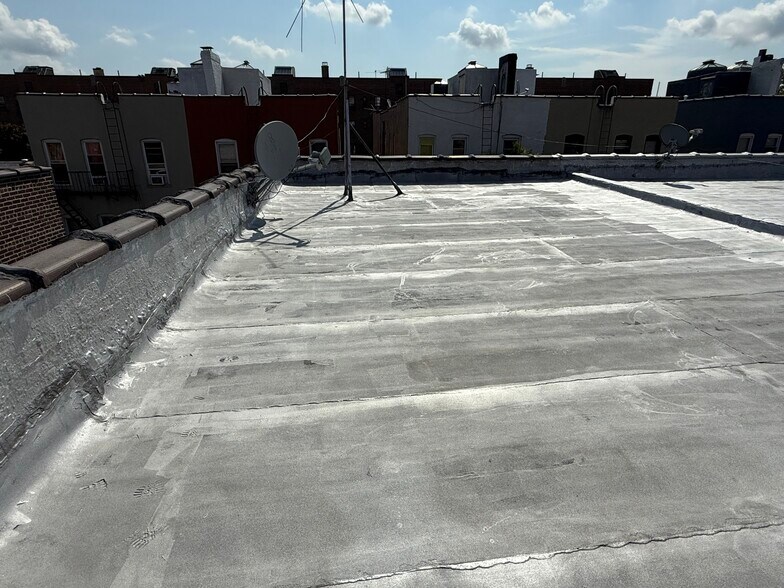 More Photos Of 4715 47th St, Woodside Apartments For Sale