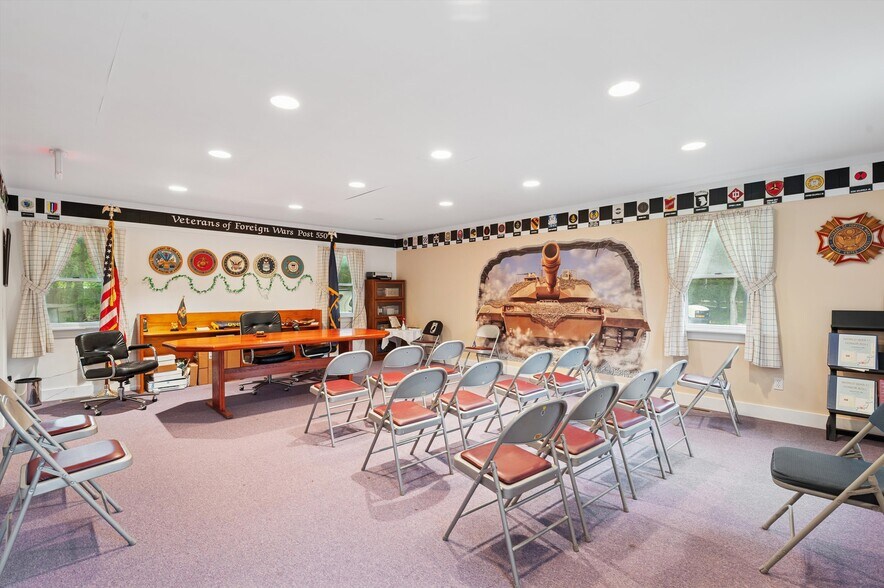 More Photos Of 290 Montauk Hwy, East Hampton Restaurant For Sale