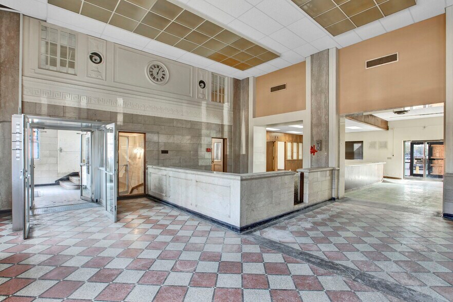 More Photos Of 2201-03 Broadway, East Chicago Freestanding For Sale