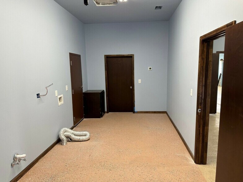 More Photos Of 2884 Pine Log Rd, Warrenville Office Residential For Lease