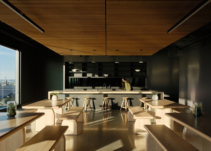 More Photos Of 4320 Brooklyn Ave NE, Seattle Office For Lease