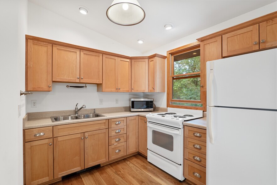 More Photos Of 243 Ridgeline Dr, Brevard Specialty For Sale