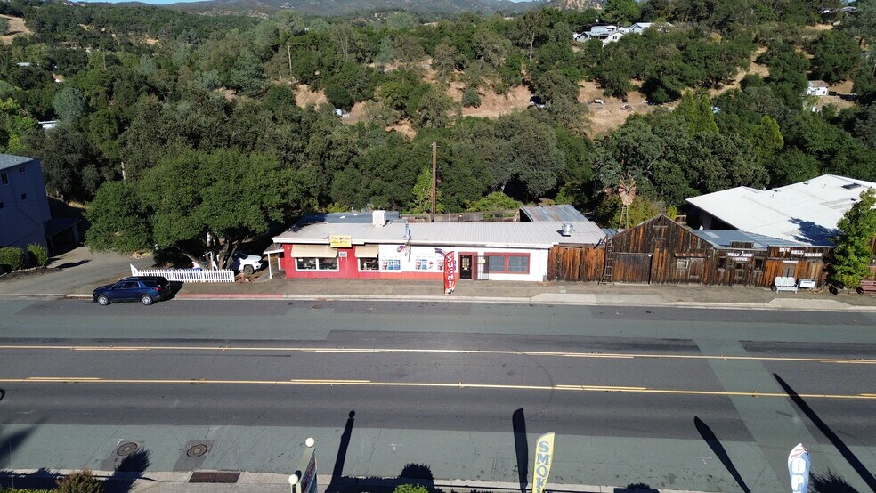 More Photos Of 309-317 St. Charles St, San Andreas Flex For Sale