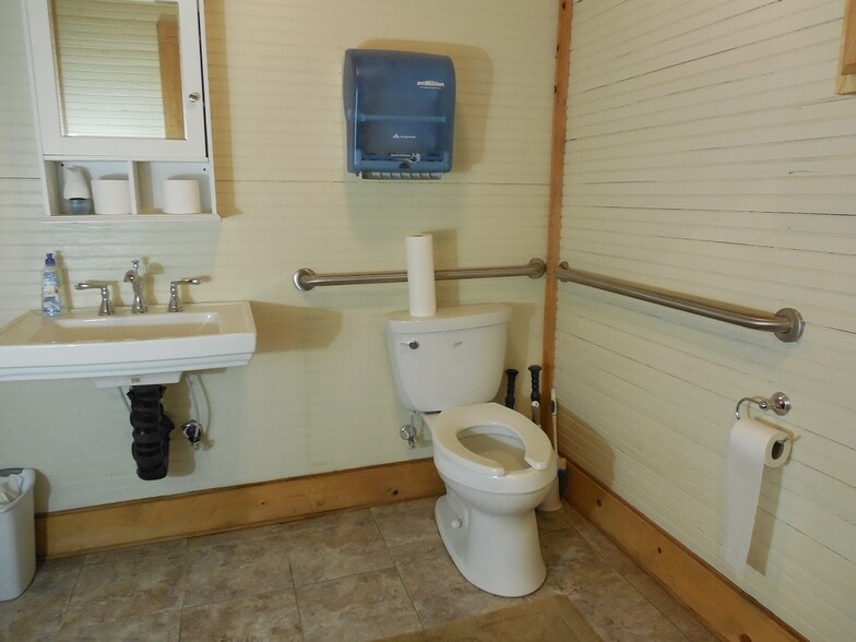 More Photos Of 10884 Nc Highway 105 S, Banner Elk Freestanding For Sale