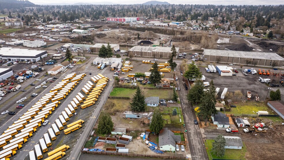 More Photos Of 6350 NE 66th Ave, Portland Flex For Sale