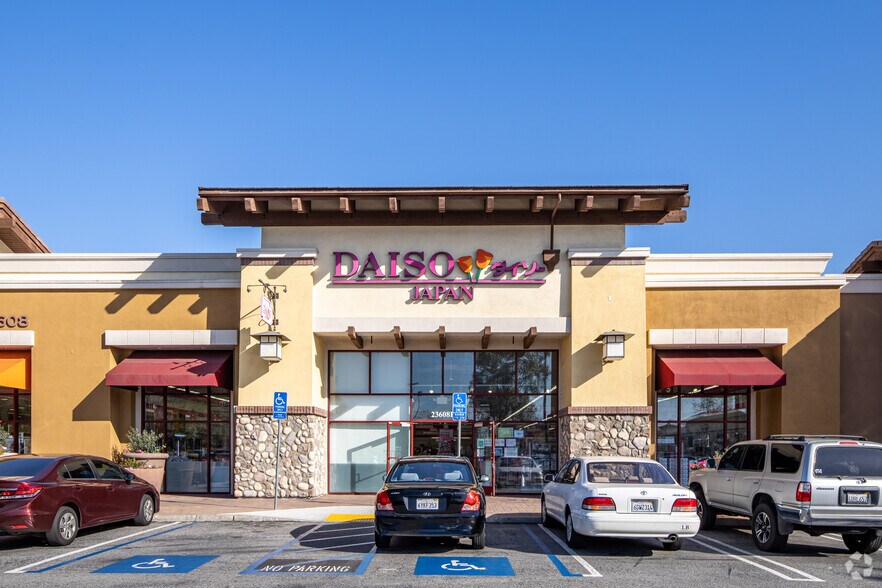 More Photos Of 23602-23624 El Toro Rd, Lake Forest General Retail For Lease