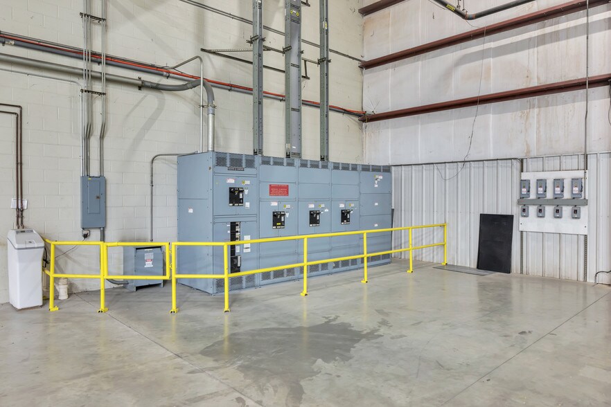 More Photos Of 426 Industrial Blvd, Kearneysville Manufacturing For Lease