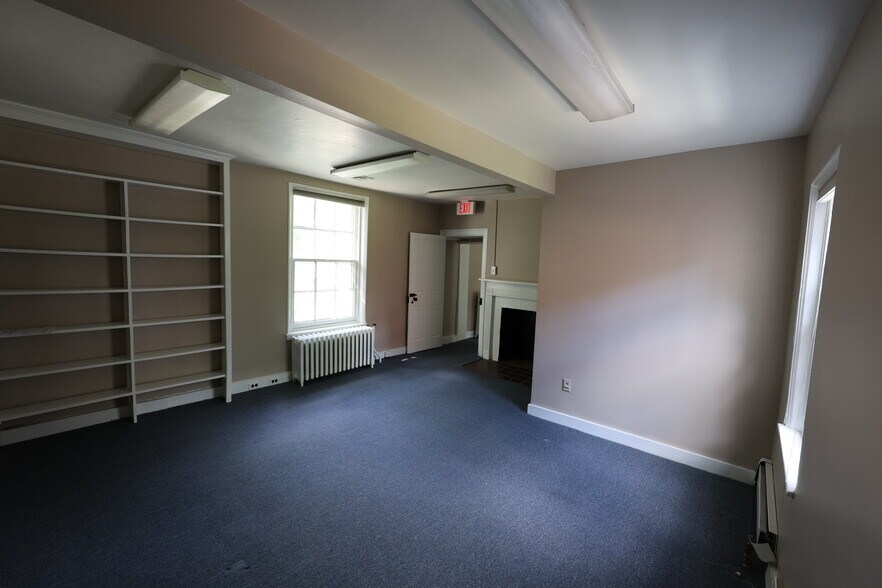 More Photos Of 101 Farnsworth Ave, Bordentown Office For Lease