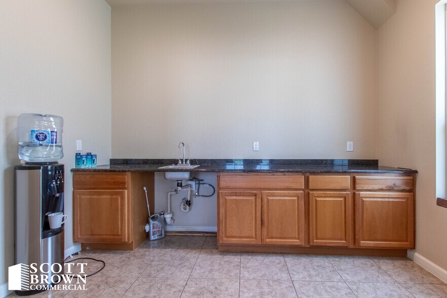 More Photos Of 2366-2372 S Uecker Ln, Lewisville Unknown For Lease