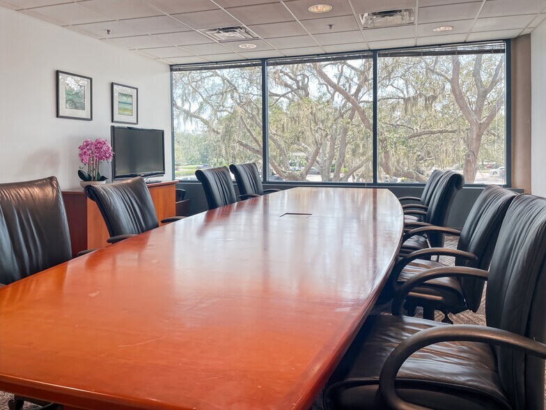 More Photos Of 15310 Amberly Dr, Tampa Coworking Space