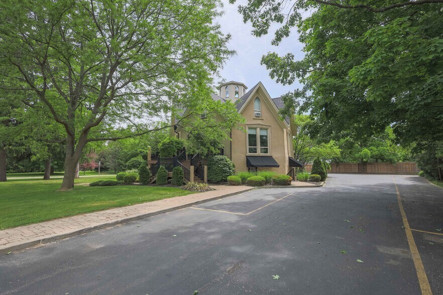 More Photos Of 646 Mount Pleasant Rd, Brant Freestanding For Sale