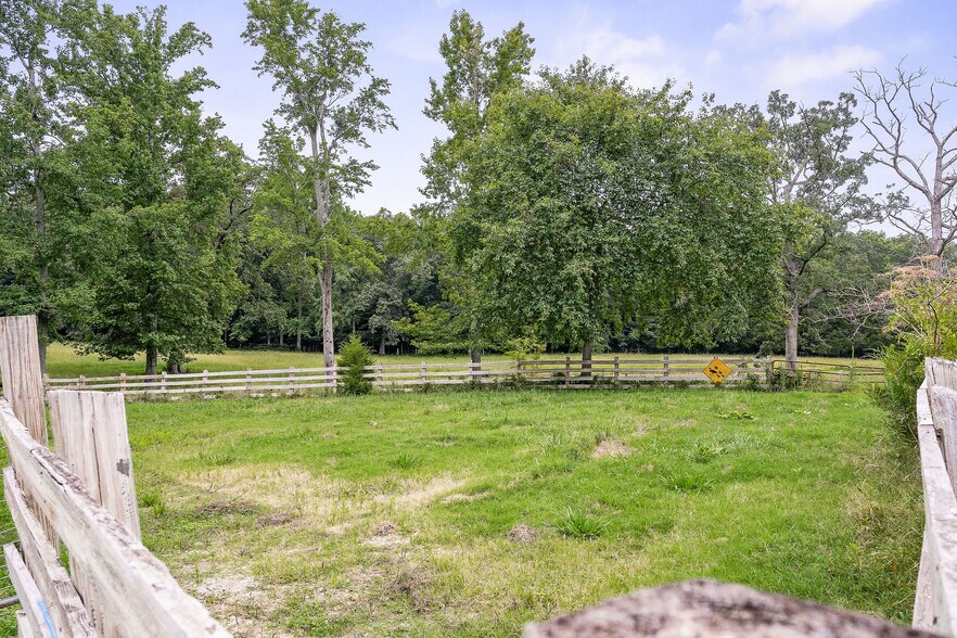 More Photos Of 1499 W Whitehall Rd, Cookeville Light Distribution For Sale