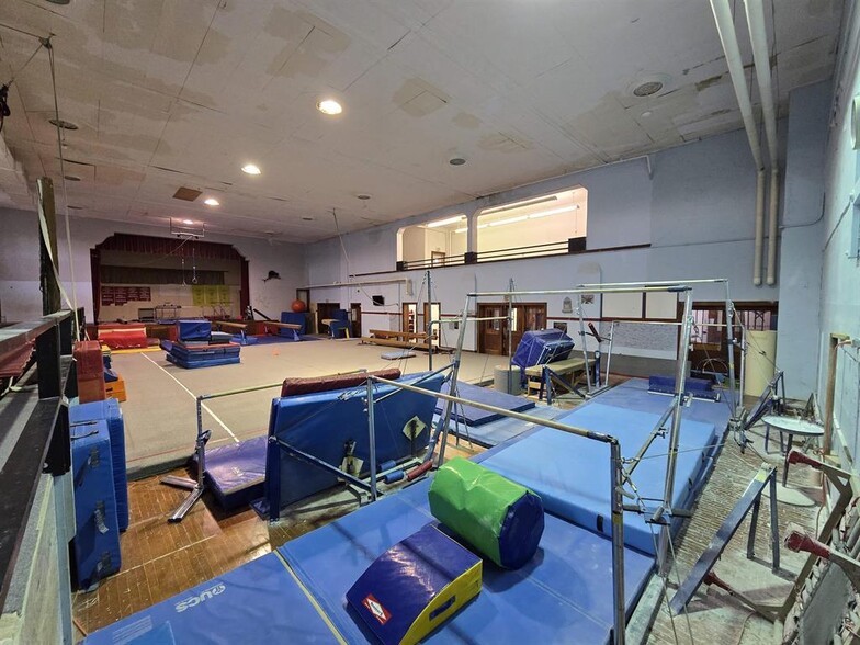 More Photos Of 940 County E hwy, Livingston Specialty For Sale