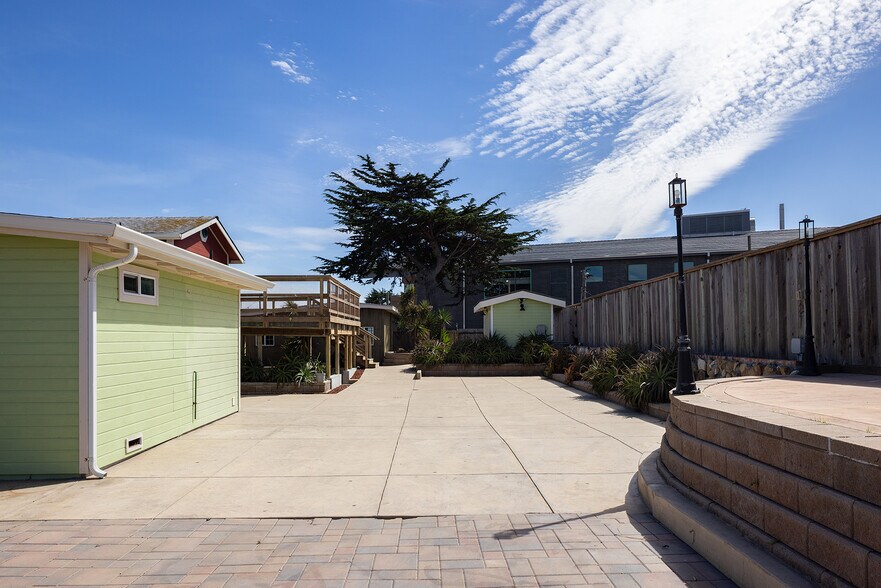 More Photos Of 7550-7552 Sandholdt Rd, Moss Landing Specialty For Sale