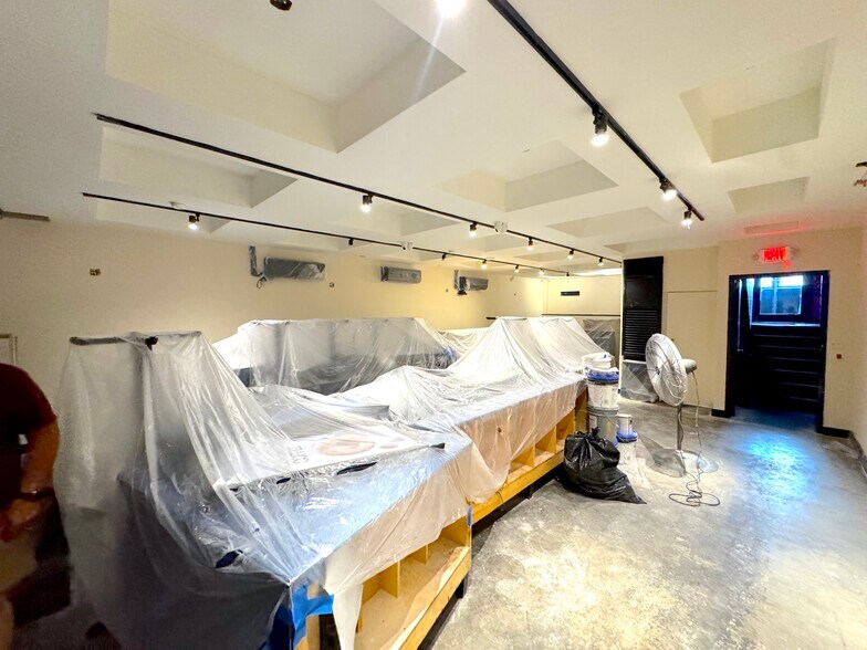 More Photos Of 128 Metropolitan Ave, Brooklyn Restaurant For Lease