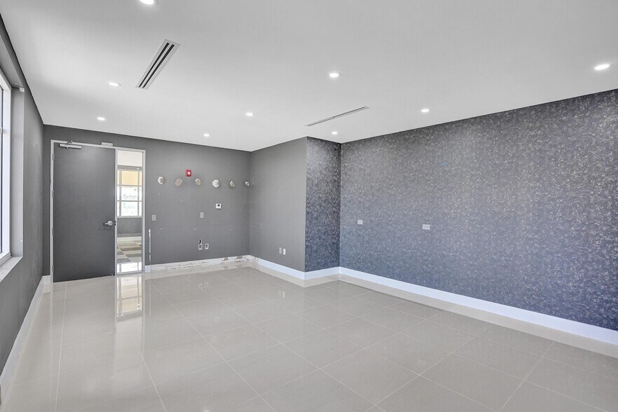 More Photos Of 15620 SW 29th St, Miramar Medical For Sale