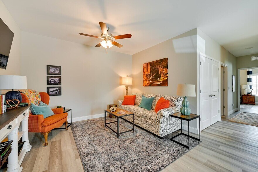 More Photos Of 4971 Veterans Memorial Hwy, Brownsville Multifamily For Sale