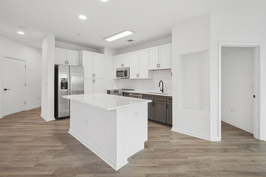 More Photos Of 725-735 Coleman Blvd, Mount Pleasant Apartments For Lease