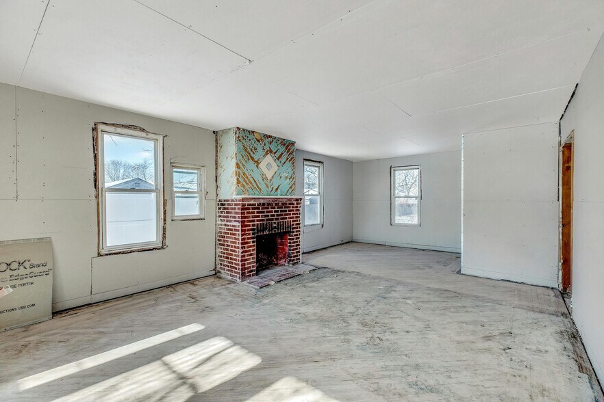 More Photos Of 165 Montauk Hwy, Blue Point Medical For Sale