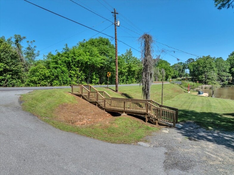 More Photos Of 3077 Lamar Rd, Cobb Restaurant For Sale